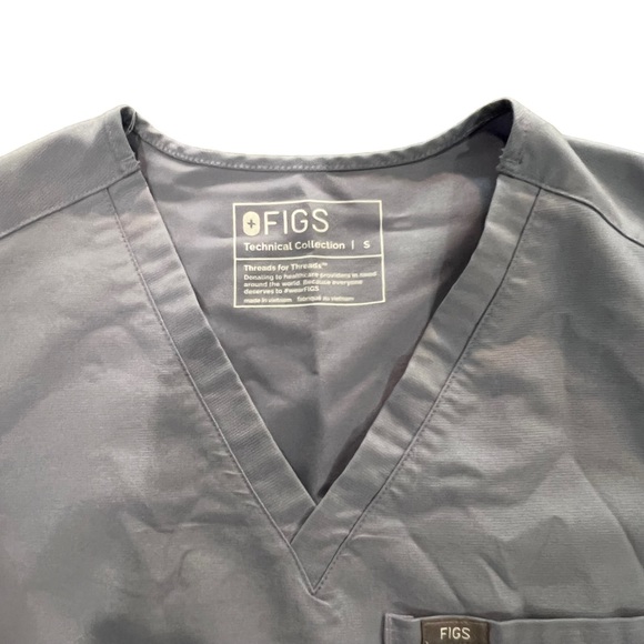 Figs Size Small Scrub Set Top & Joggers - Picture 7 of 9